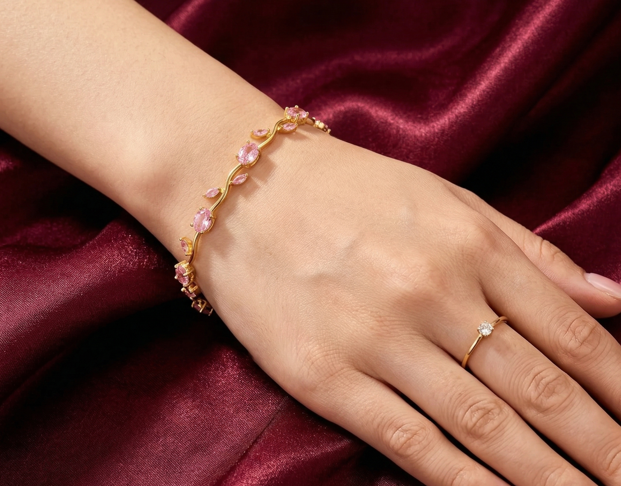 Pink Tulip Bracelet – Elegant Gold-Plated Floral Jewelry for Women