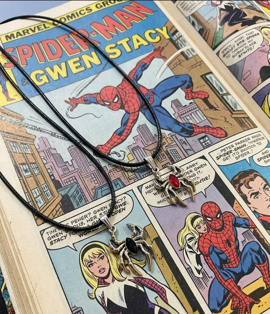Spider Man & Gwen Stacy Couple Pendant Necklace Set